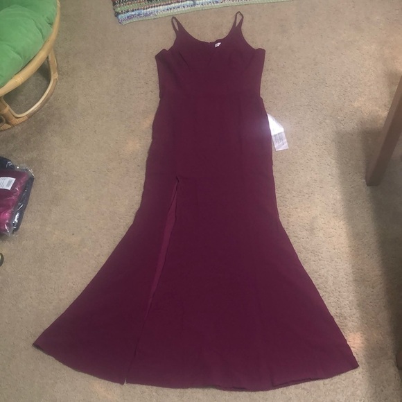 Dress the Population Iris Thigh-High Slit Crepe Trumpet Gown Dark Magenta Medium - Picture 5 of 12